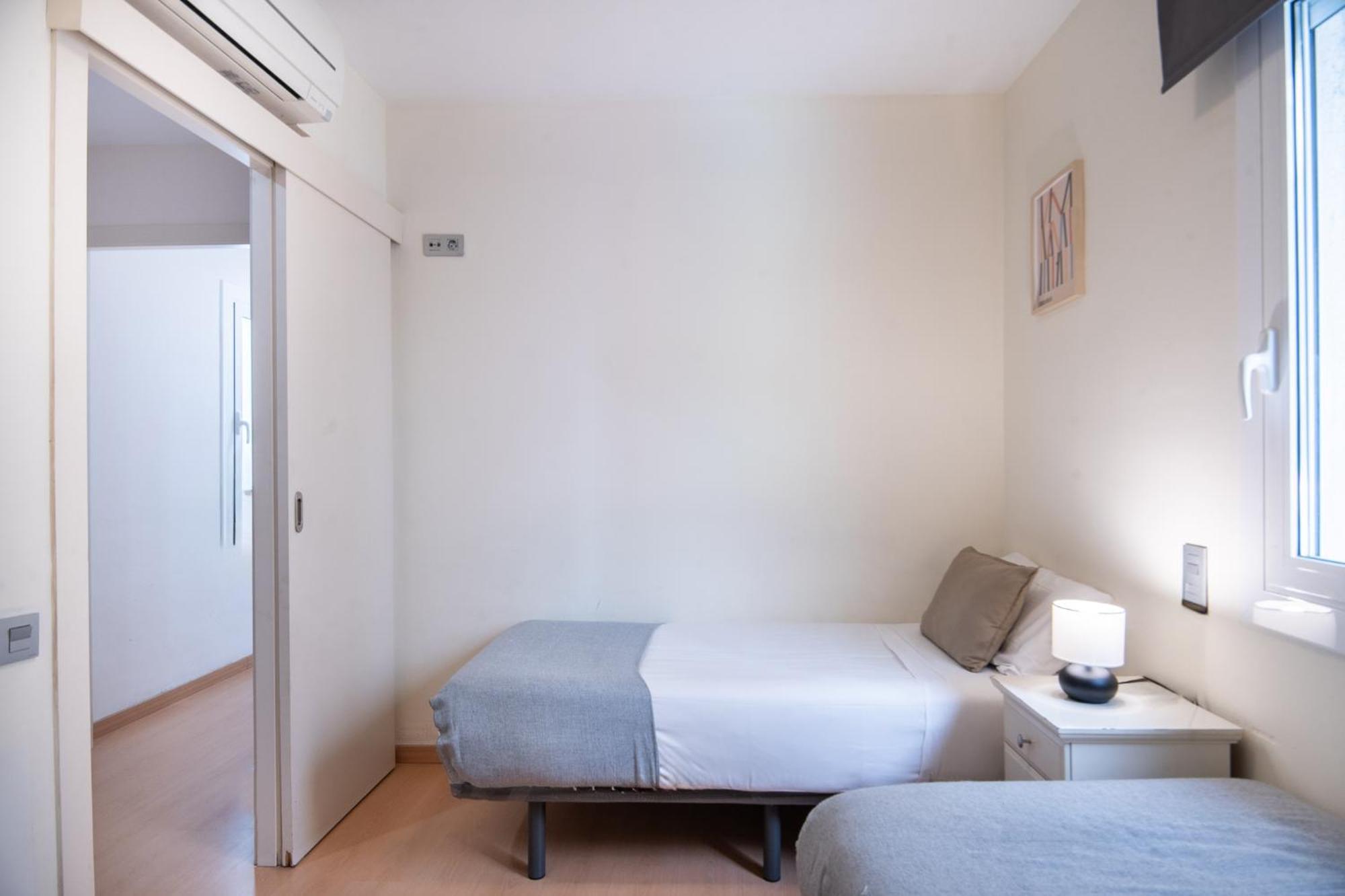 Apartamento R&B Muntaner Barcelona Exterior foto